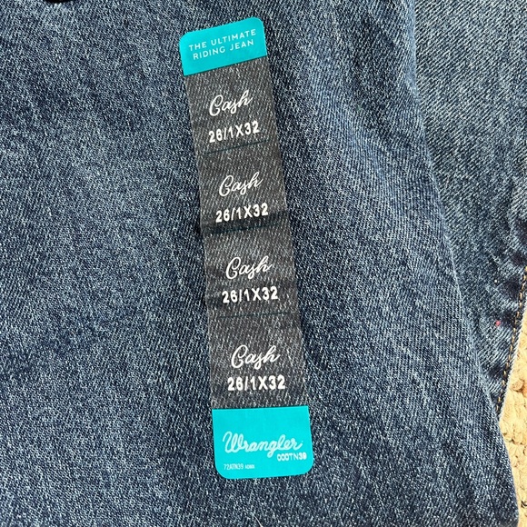 Women’s Wrangler Jeans - Picture 4 of 4